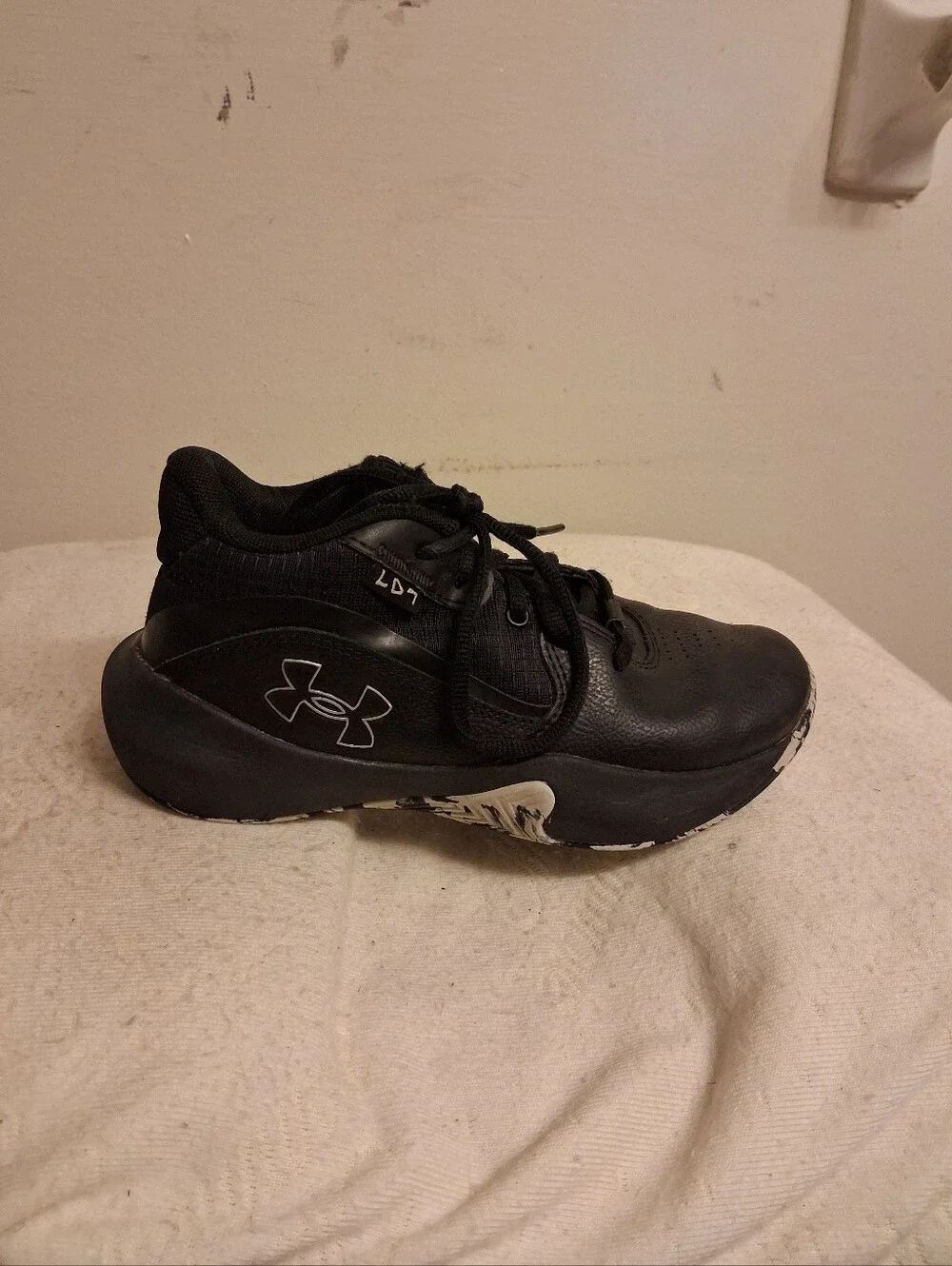 Under Armour boy black